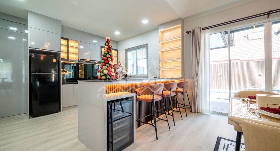 For sale 4 bedrooms house in Bang Lamung, Chonburi