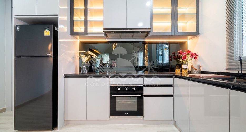 For sale 4 bedrooms house in Bang Lamung, Chonburi