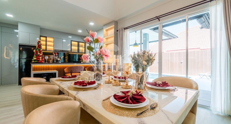 For sale 4 bedrooms house in Bang Lamung, Chonburi