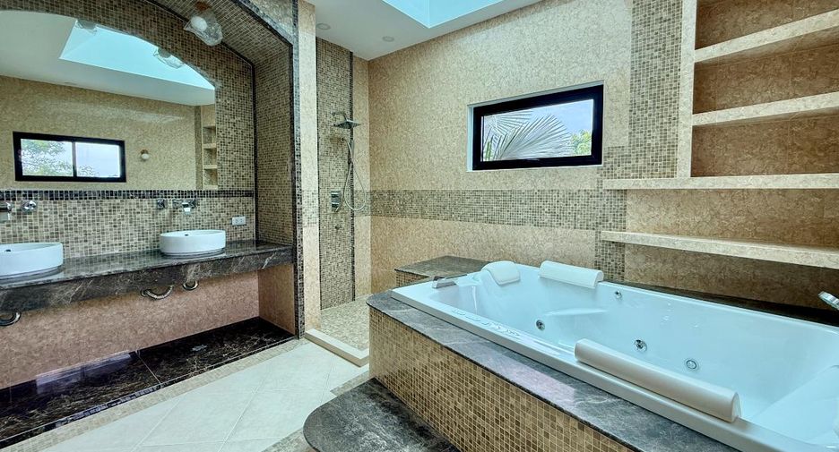 Продажа 4 спальни дом в Банг Ламунг, Чонбури