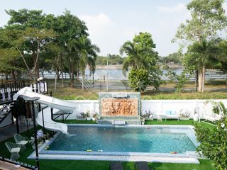 Casa en venta y en alquiler de 6 habitaciones en Bang Lamung, Chonburi
