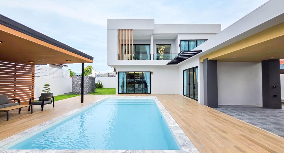 Casa en venta de 5 habitaciones en Bang Lamung, Chonburi