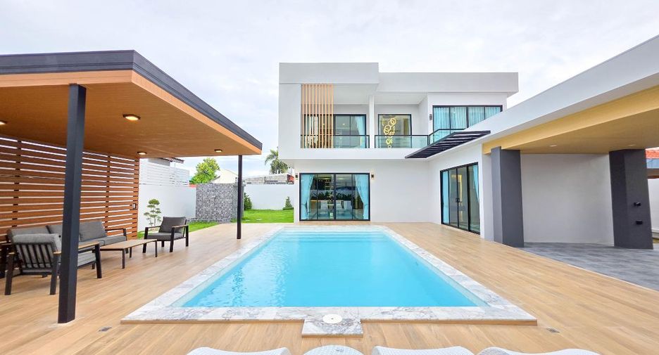 Casa en venta de 5 habitaciones en Bang Lamung, Chonburi