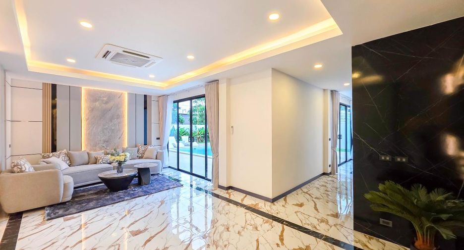 Casa en venta de 5 habitaciones en Bang Lamung, Chonburi