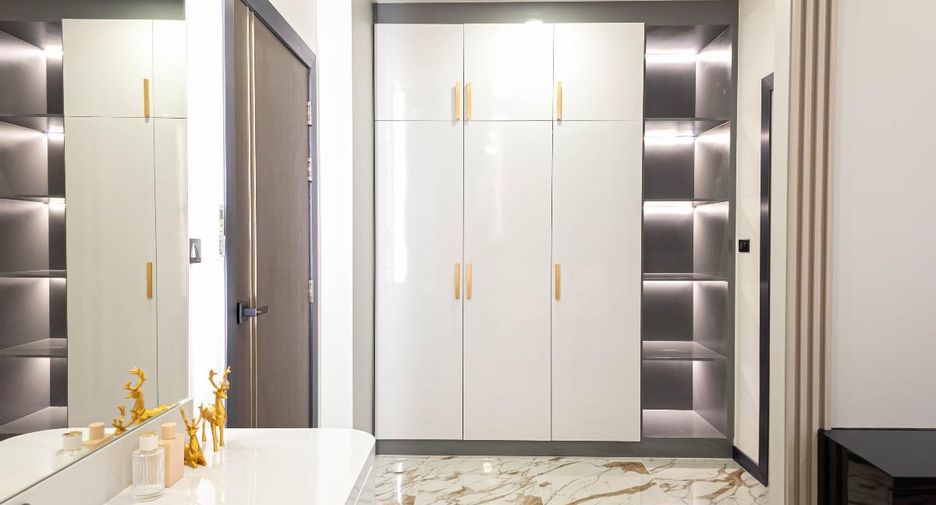 Casa en venta de 5 habitaciones en Bang Lamung, Chonburi