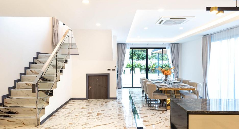Casa en venta de 5 habitaciones en Bang Lamung, Chonburi