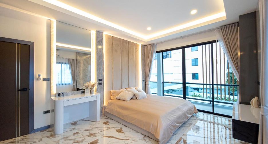 Casa en venta de 5 habitaciones en Bang Lamung, Chonburi