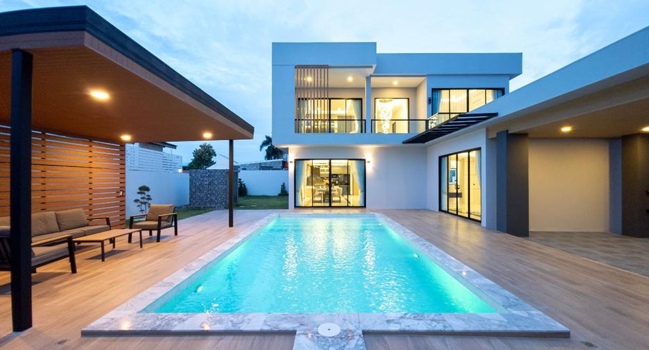 Casa en venta de 5 habitaciones en Bang Lamung, Chonburi
