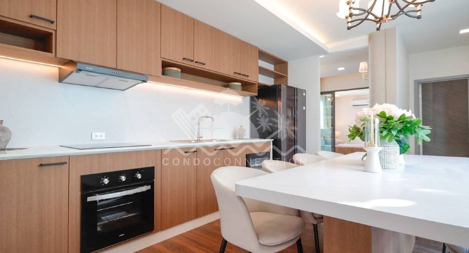 For sale そして for rent 4 ベッドルーム house in Sattahip, Chonburi