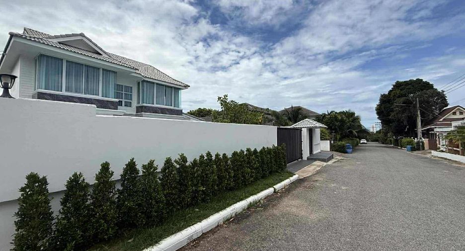 Casa en venta de 5 habitaciones en Bang Lamung, Chonburi