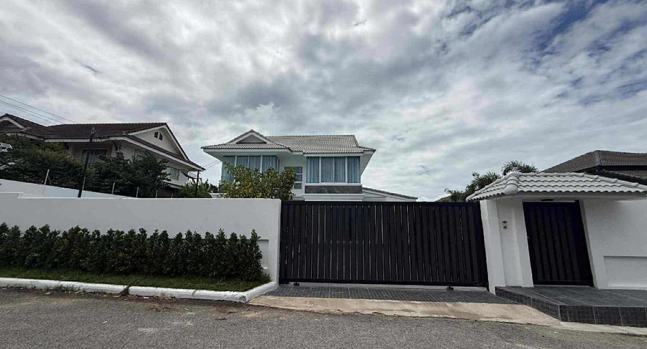 Casa en venta de 5 habitaciones en Bang Lamung, Chonburi