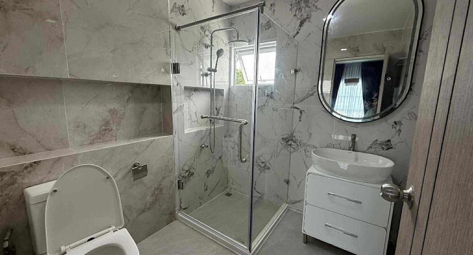Casa en venta de 5 habitaciones en Bang Lamung, Chonburi