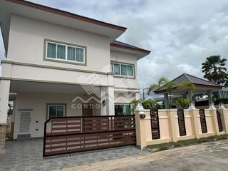 À vendre et à louer 4 chambres maison à Bang Lamung, Chonburi