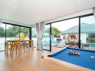 Casa en venta y en alquiler de 6 habitaciones en Bang Lamung, Chonburi