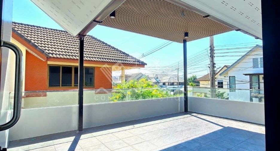 Casa en venta de 4 habitaciones en Bang Lamung, Chonburi
