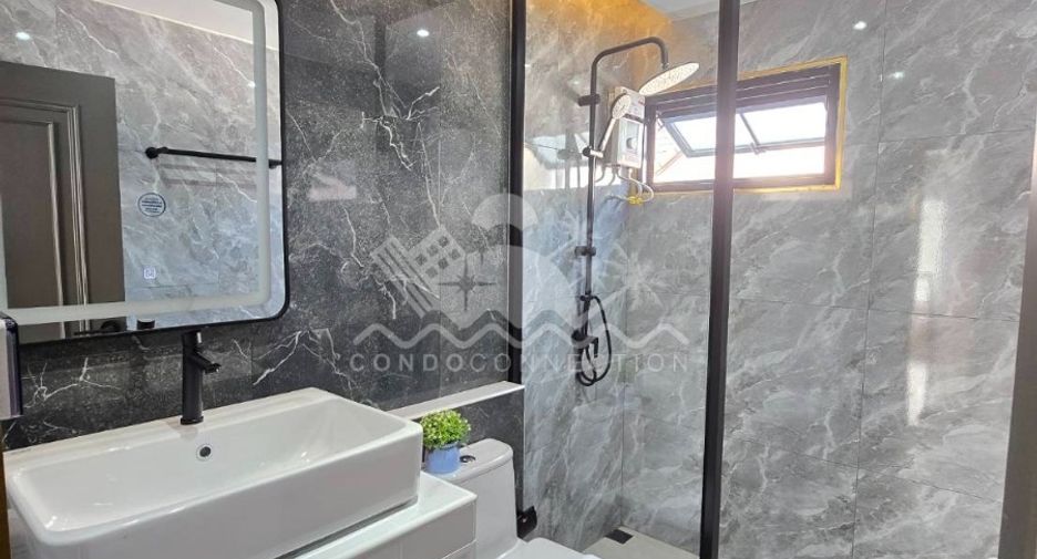 Casa en venta de 4 habitaciones en Bang Lamung, Chonburi