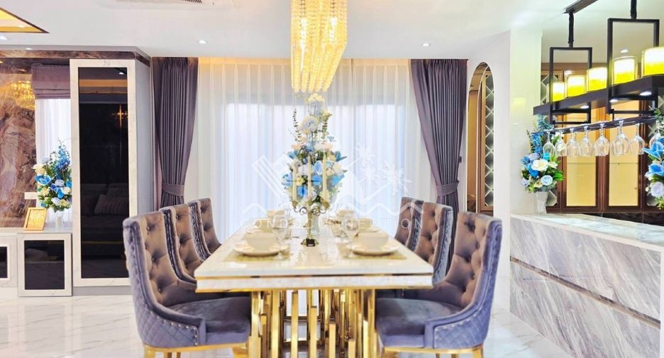Casa en venta de 4 habitaciones en Bang Lamung, Chonburi