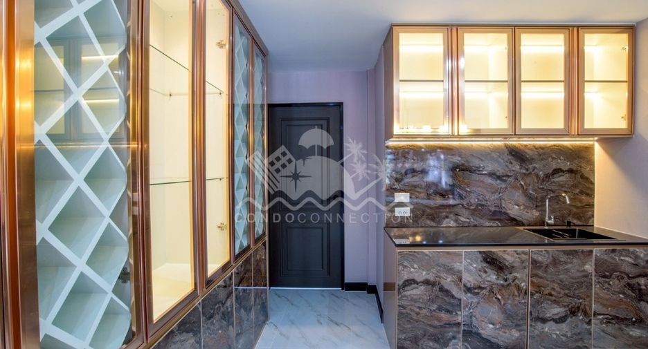 Casa en venta de 4 habitaciones en Bang Lamung, Chonburi