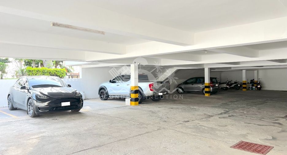 For sale 3 ベッドルーム condo in Bang Lamung, Chonburi