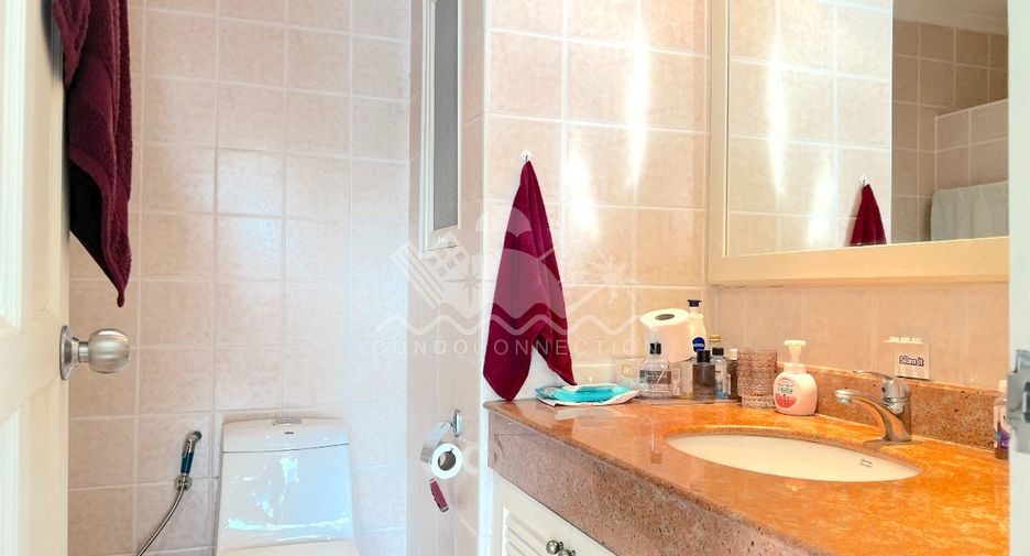 For sale 3 ベッドルーム condo in Bang Lamung, Chonburi