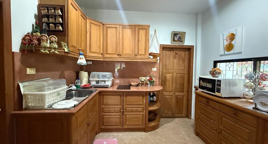 Продажа 3 спальни дом в Банг Ламунг, Чонбури