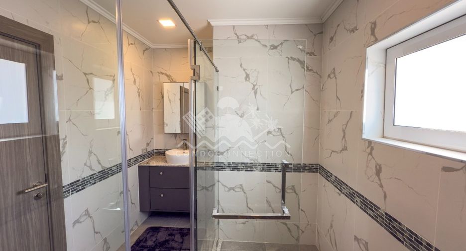 For sale 5 bedrooms house in Bang Lamung, Chonburi