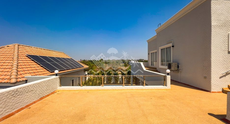 For sale 5 bedrooms house in Bang Lamung, Chonburi