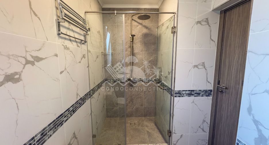 For sale 5 bedrooms house in Bang Lamung, Chonburi