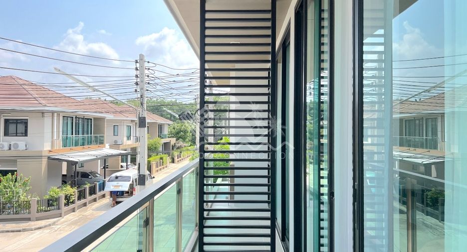 À vendre et à louer 4 chambres maison à Bang Lamung, Chonburi