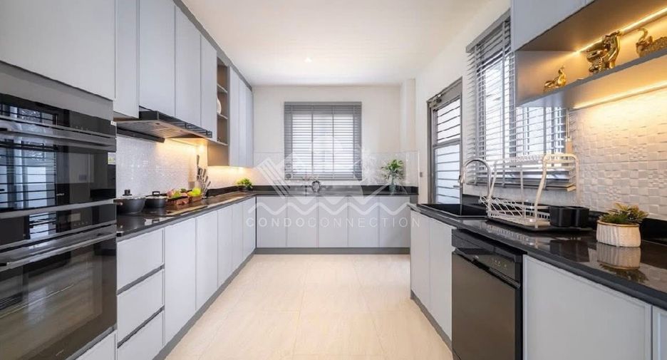 For sale and for rent 4 bedrooms house in Bang Lamung, Chonburi