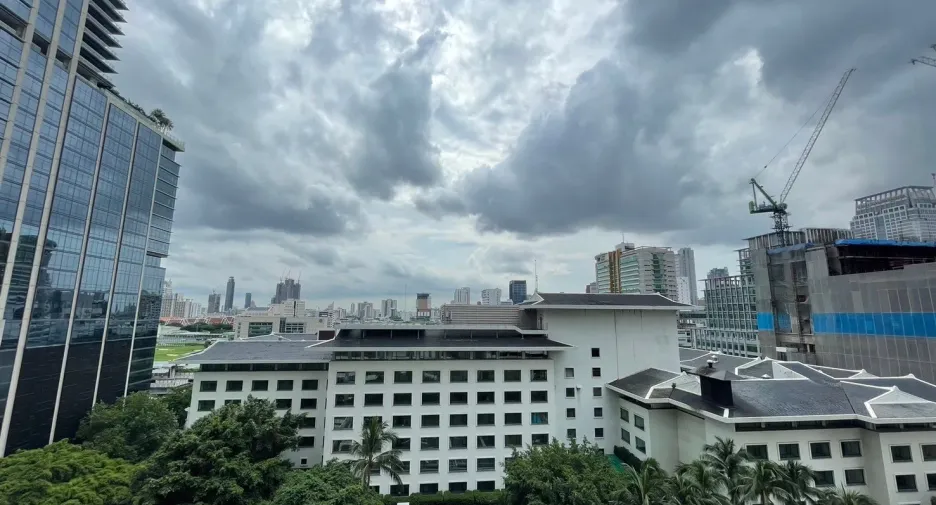 For rent 2 bedrooms condo in Pathum Wan, Bangkok