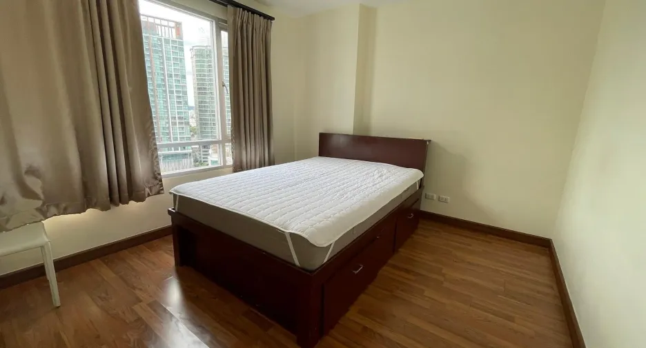 For sale and for rent 2 bedrooms condo in Khlong Toei, Bangkok