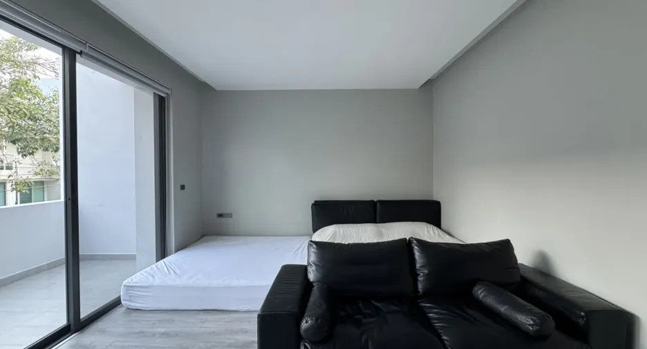 For rent 3 bedrooms house in Watthana, Bangkok