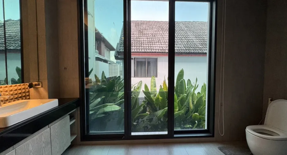 For rent 3 bedrooms house in Watthana, Bangkok