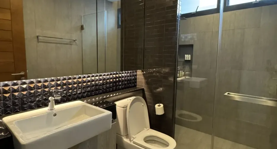 For rent 3 bedrooms house in Watthana, Bangkok