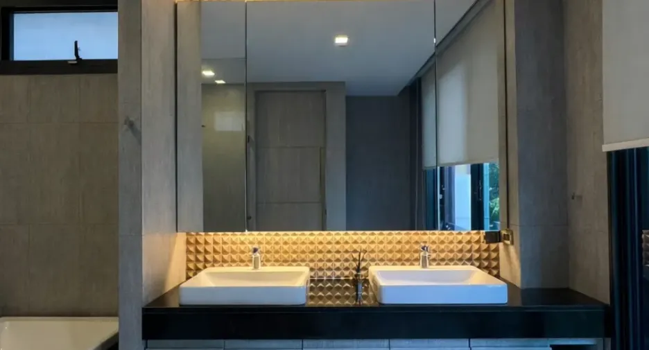 For rent 3 bedrooms house in Watthana, Bangkok