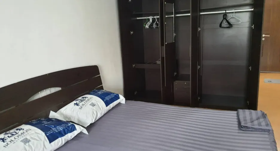Wohnung zur Miete mit Studio in Khlong Toei, Bangkok