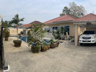 À vendre et à louer 4 chambres maison à Bang Lamung, Chonburi