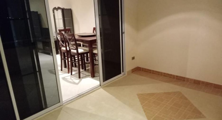 For sale 3 bedrooms condo in Bang Lamung, Chonburi