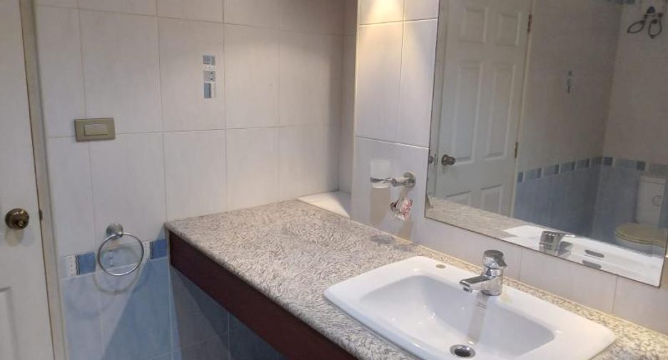 For sale 3 bedrooms condo in Bang Lamung, Chonburi