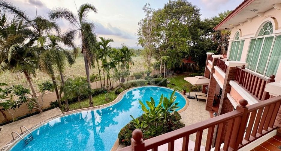 For sale and for rent 4 bedrooms house in Bang Lamung, Chonburi