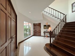 À vendre et à louer 4 chambres maison à Bang Lamung, Chonburi