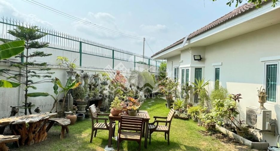 Продажа 3 спальни дом в Саттахип, Чонбури