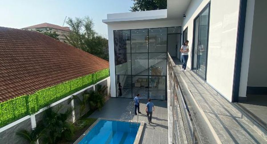 Casa en venta de 6 habitaciones en Bang Lamung, Chonburi