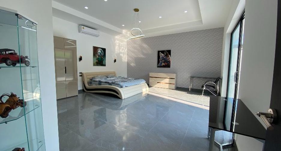 Casa en venta de 6 habitaciones en Bang Lamung, Chonburi