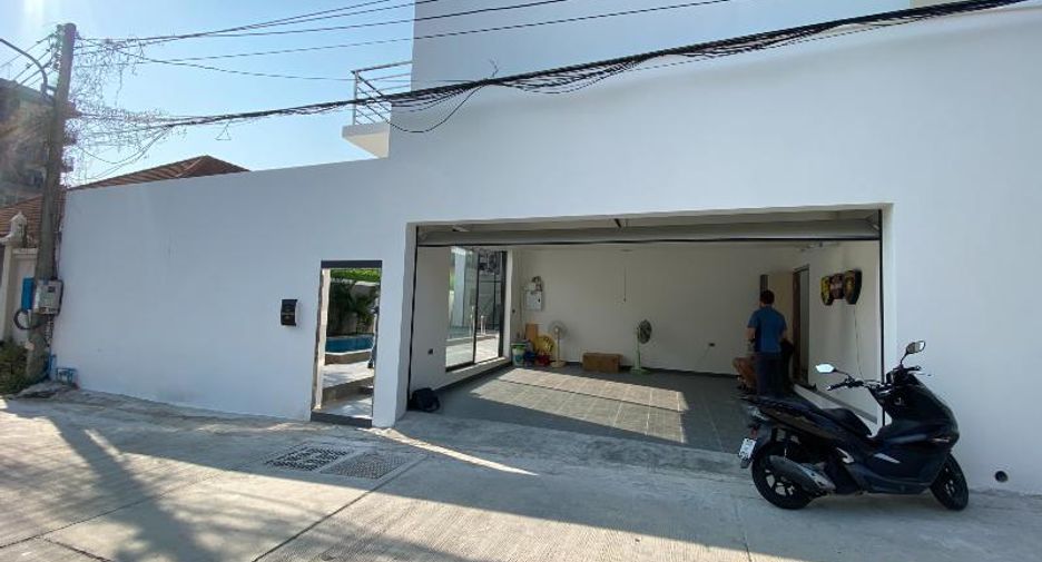 Casa en venta de 6 habitaciones en Bang Lamung, Chonburi