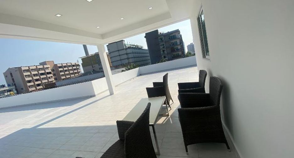 Casa en venta de 6 habitaciones en Bang Lamung, Chonburi