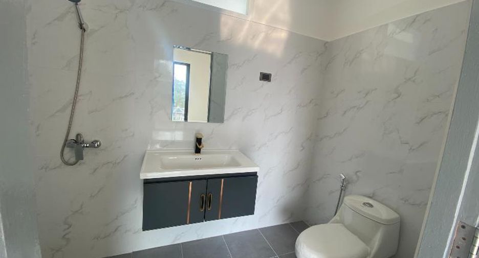 Casa en venta de 6 habitaciones en Bang Lamung, Chonburi