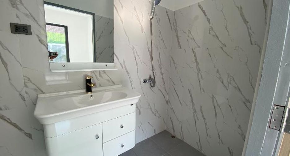 Casa en venta de 6 habitaciones en Bang Lamung, Chonburi