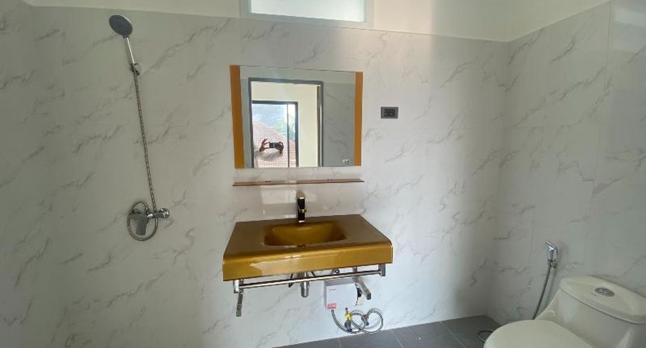 Casa en venta de 6 habitaciones en Bang Lamung, Chonburi